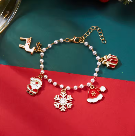 Ręcznie Robiona Bransoletka Świąteczna z Mikołajem, Reniferem i Płatkiem Śniegu